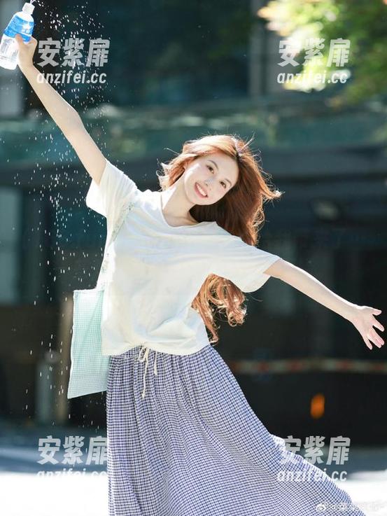 166.fun苹果版给我带来了…一些难以言喻的小快乐，真不错。