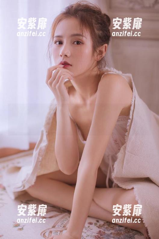 iOS用户们，17c吃瓜给你送来网黑料，不看后悔系列！