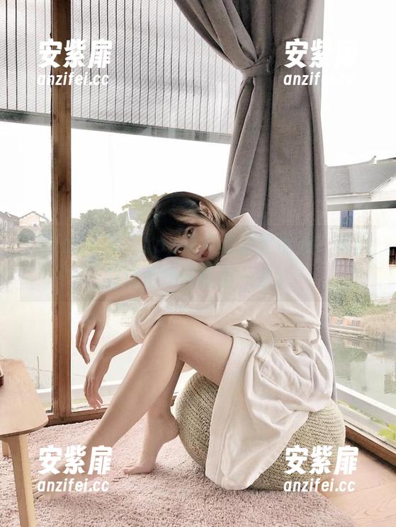 51app是救赎还是诱惑？每次划过都想多停留一会。