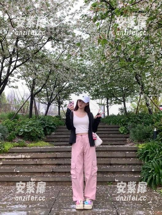 51吃瓜首页：朝阳群众的自留地，随便一条就能撩拨想象