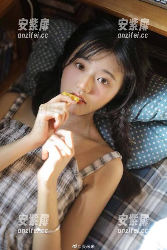 登录“51吃瓜”官网，果然又是惊天大料，自己跟着一起嗑瓜可有点上头哦！
