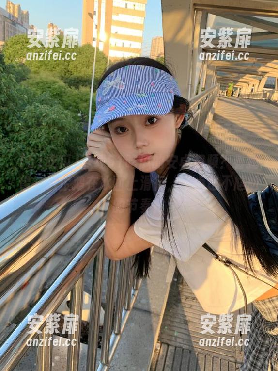 下载51吃瓜的安卓视频？看我像一只企鹅在冰面上滑行，一点也不尴尬的节奏！