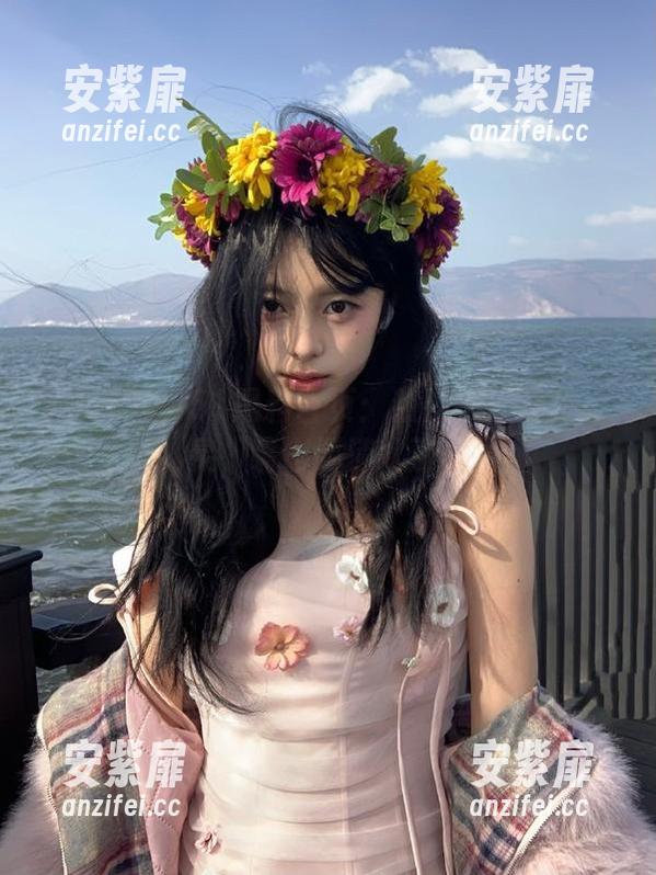 51黑料首页：热辣瓜汁直击心灵，嘴巴要淌水了！
