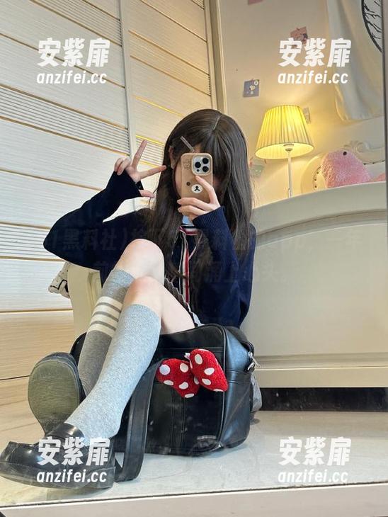 按下51黑料社的app，一年前的混乱瞬间涌上心头。