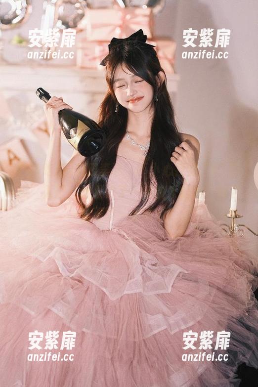 瓜田李下，不小心找到“61吃瓜”入口，结果追了一条快乐的狗，问它要不要一起吃瓜？