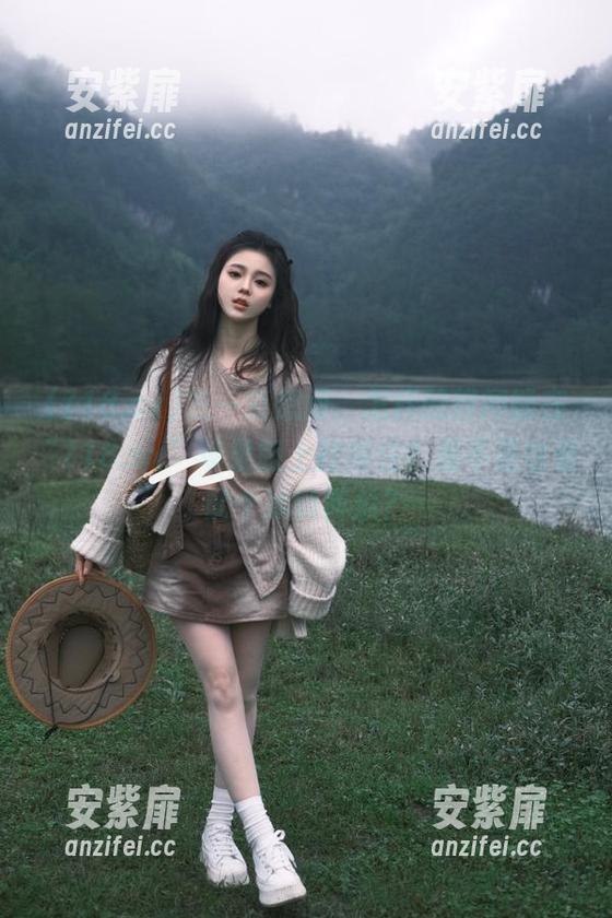 我一直想问，怎样的绯闻能在“718.sx”苹果版上挂得住？是不是也要配个冰镇西瓜？