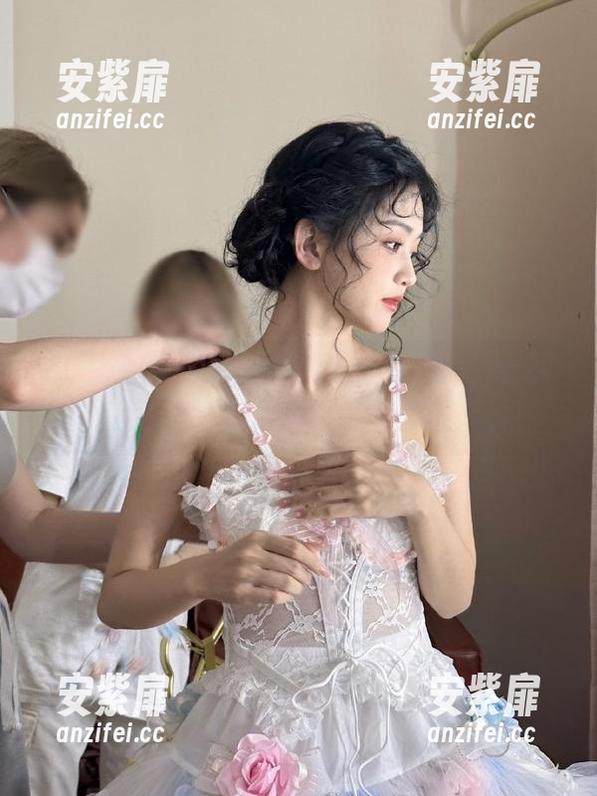 在91cg网的视频特辑里，看到了家的影子和一丝失落！