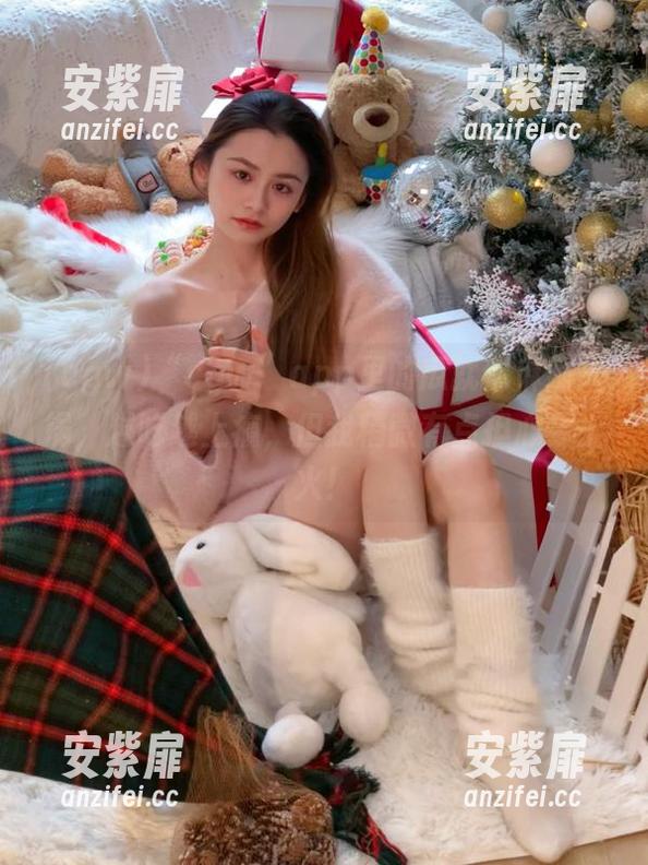 “cgw”app里的瓜就像麻辣火锅，越吃越上瘾，但我稍微有点担心会上火！