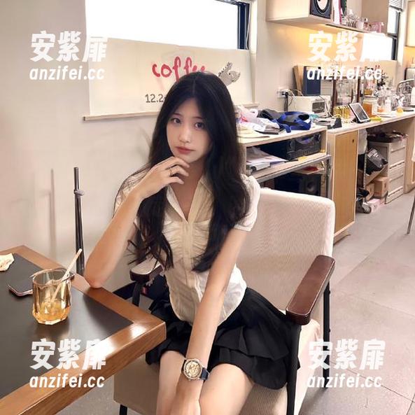 在“fuli25.lv”app里，我的无奈已经形成固定格式，哈哈，算了，继续看吧。