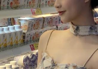 上“hl155.ccm”网站，是不是意味着在无聊中被网红围剿？
