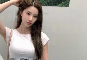 一边刷www.51.com苹果版，一边恍惚地想起了某个午夜和八卦的奇妙约会