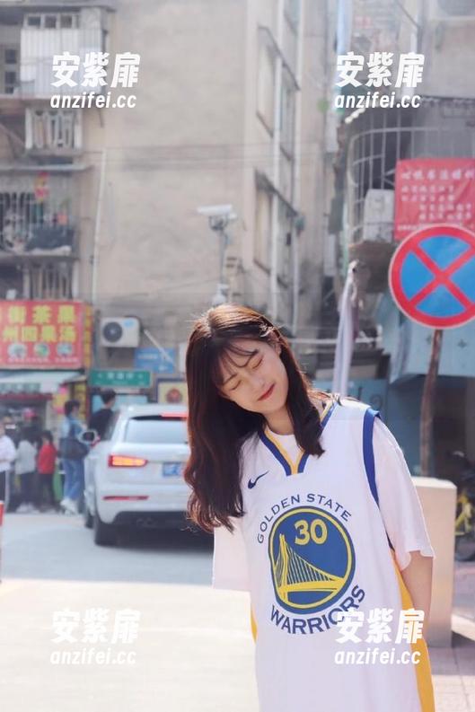 听说去一趟网址www.吃瓜，你就能一下子知道朋友圈里的人都在闹啥。