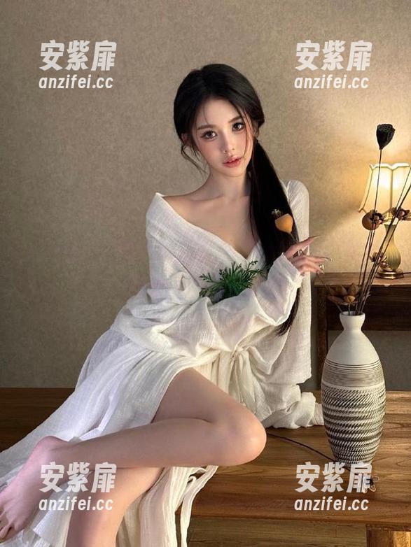 zztt 冷静,我正要进“zztt21”首页,传来一阵键盘狂响。