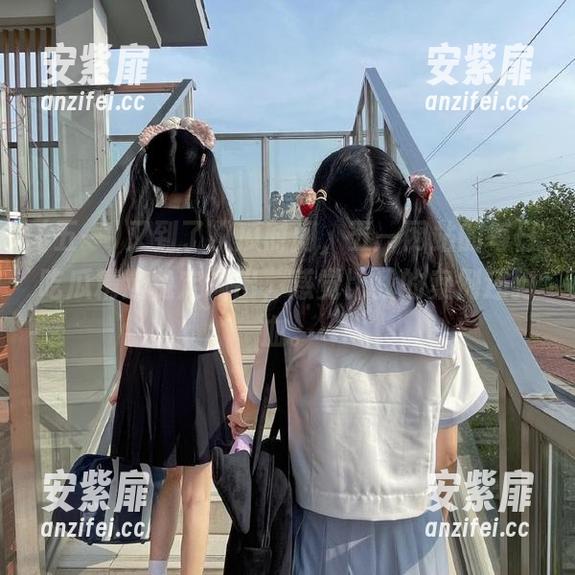 又到了扒瓜时间，五一网站的每日吃瓜精选稳定输出，感觉比我的案例还狗血。