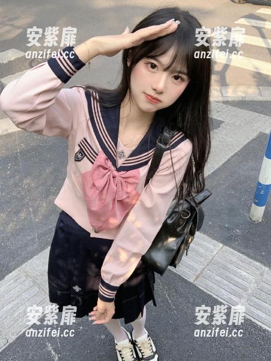 只需要一根手指，今日吃瓜便可——我一辈子永不迷路于五一吃瓜网的八卦海洋！
