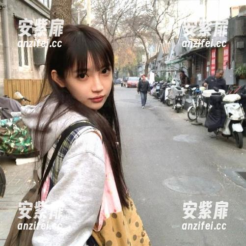 鉴于吃瓜网是“永不迷路”的搭档，怎么又对这位小网红火速“揭露”了呢？