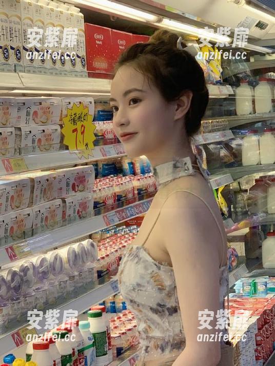 黑料冲哥最新调查：烧烤店老板的秘制酱料竟然藏着个大把戏！