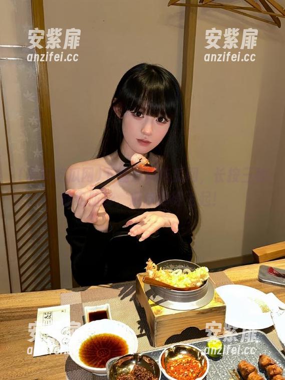 下载黑料吃瓜网，长按三秒静电防身，瓜皮掉得飞起！