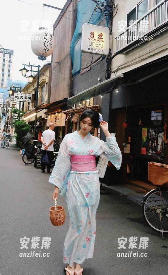 799黑料吃瓜网app：小心，里面的瓜好酸！