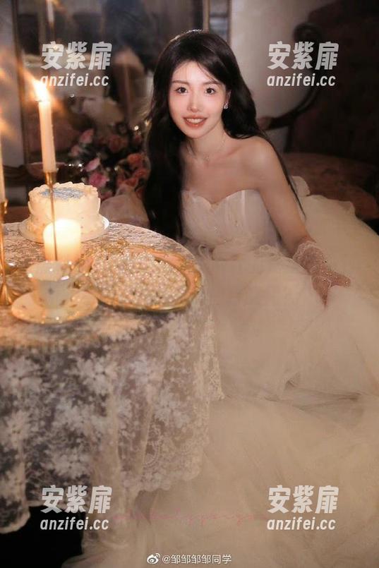 更新之后，黑料社的兑换码买到手软，难道真有内幕交易？