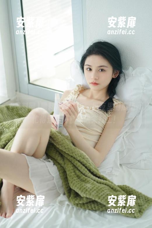 黑料网苹果版，黑夜里的瓜场，忙得连月亮都想进来打工！