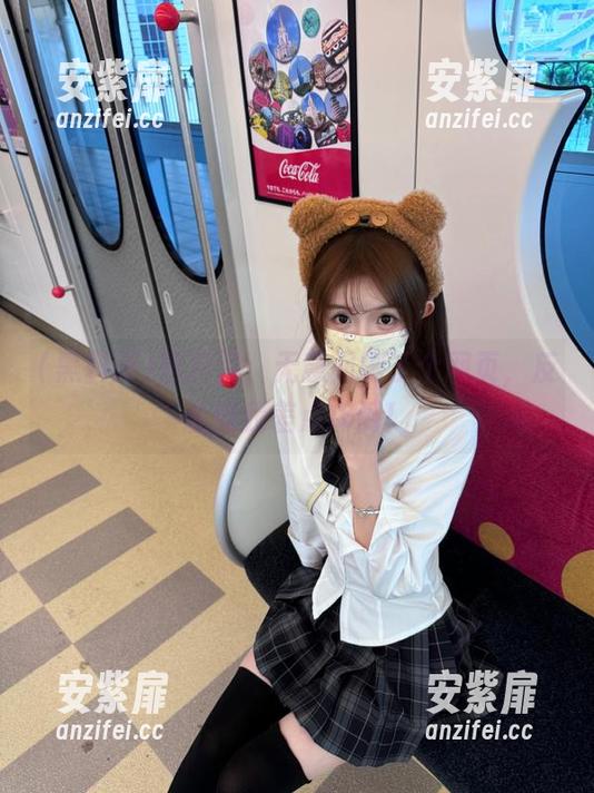 黑料网：无意间刷了个网页，反差到我差点摔倒！