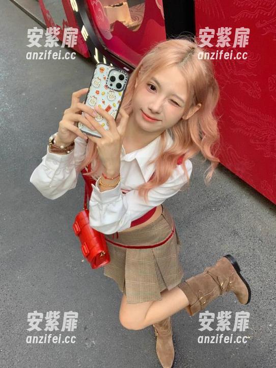 黑料网视频入口：无意中点开，哈哈到飞起的瞬间！