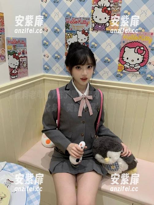 进了黑料老司机网站，马上化身‘美食侦探’！