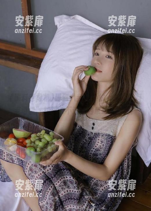 碰到八卦不要怕，跟“黑料老司机”就能永不迷路的草地大冒险！